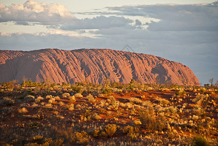 2009年8月 澳大利亚北部地区Ayers Rock领土土著岩石农村红沙日出衬套天空太阳沙漠图片