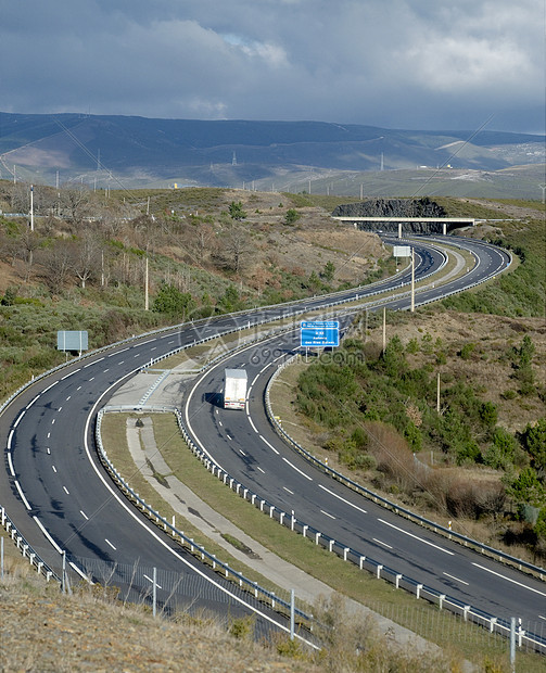 曲流高速公路风景公园驾驶交通国家小路爬坡农村乡村车道图片