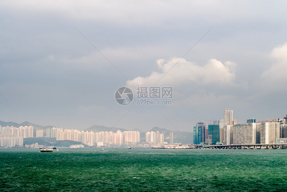 靠近海洋的高高建筑的城市风景场景市中心景观建筑学海岸旅行港口办公室金融城市图片