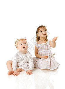 两姐妹会乐趣微笑孩子们工作室快乐孩子姐妹幸福女性婴儿图片