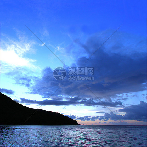 托尔托拉啤酒湾  BVI爬坡环境冲浪岛屿波纹阳光海洋日落背光海浪图片