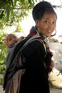 黑道族妇女和婴儿戏服头饰衣服山地传统民间风俗部落种族服装图片