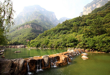 中国云台山的瀑水和级联矿物瀑布溪流运泰地质踪迹旅行旅游力量图片