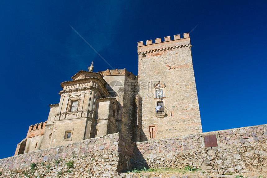 城堡  阿勒塞纳堡垒石头顶峰岩石围墙避难所图片