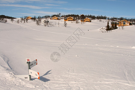 挪威的冬季小屋滑雪假期图片