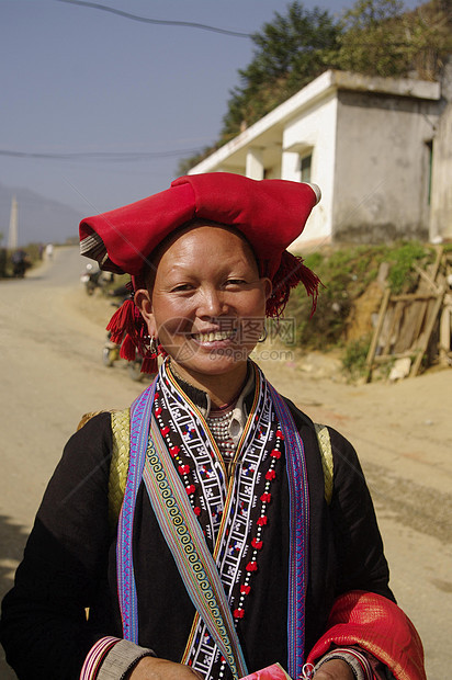 红色的Hmongpomons民族妇女肖像传统头发多样性衣服文化乡村种族部落裙子少数民族图片