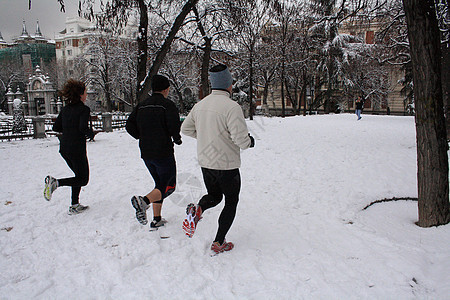冬季跑步者图片