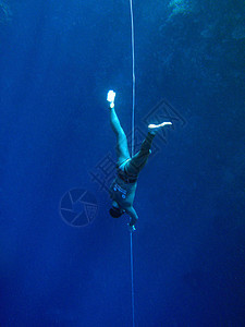 自由diver潜水红色潜水员图片
