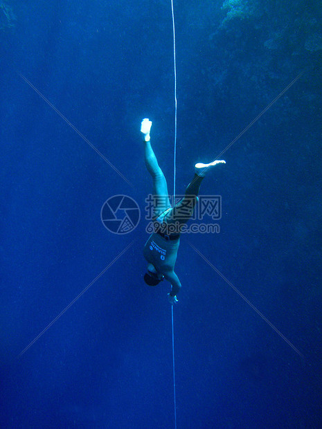 自由diver潜水红色潜水员图片