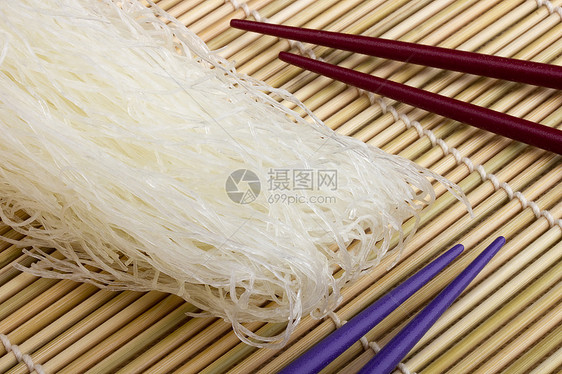 大米面条文化营养用具挂面棕色美食工具筷子食物农业图片