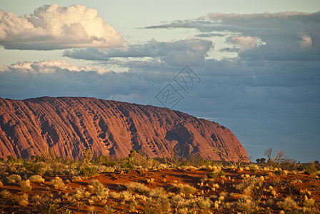 2009年8月 澳大利亚北部地区Ayers Rock天空蓝色农村沙漠橙子岩石领土山脉照片衬套图片