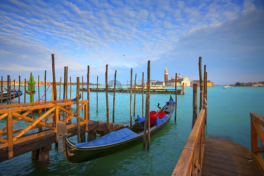 威尼斯码头蓝色日落建筑学教会运输巡航全景文化血管图片