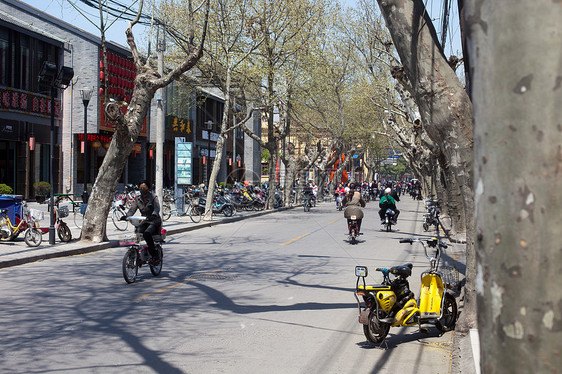 阳州经济摩托车男人舵手事态城市朝代中心图片