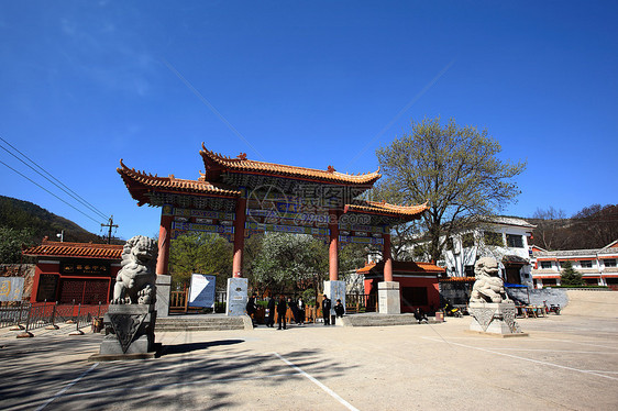 建筑 中国式建筑蓝天风景哀柏战马旅行石狮子公园雕塑图片