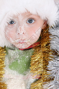 烤圣诞饼干男生厨房红色面粉绿色白色儿童烘烤帽子图片