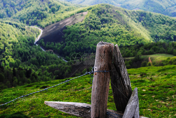 比利人游客愤怒旅游远足旅行景点登山山脉栅栏图片