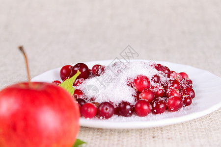 奶油加糖的牛莓盘子植物团体亚麻美食蔬菜浆果麻布纤维叶子纺织品图片