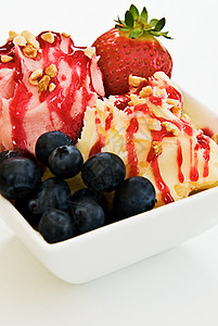 冰淇淋圣代配料甜点香草美食水果宏观覆盆子产品味道奶制品图片
