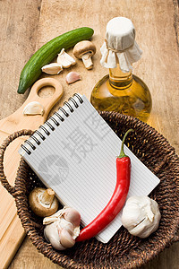 向日葵油和蔬菜芳香辣椒烹饪桌子厨房食谱液体文化食物瓶子图片