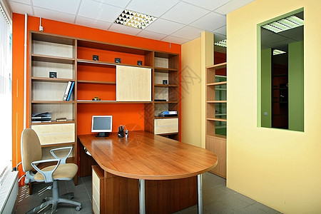 办公室灯光皮革绿色调解木头水平窗户棕色木板桌子图片