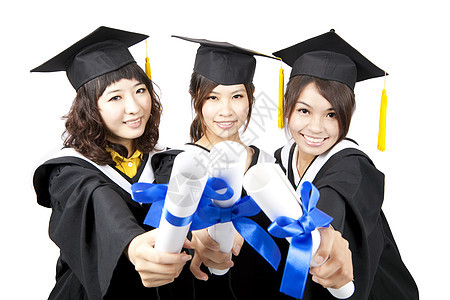 3名持有毕业文凭的亚裔女孩毕业图片