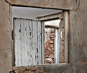 废旧窗口照片农家废墟房子失修窗户财产图片