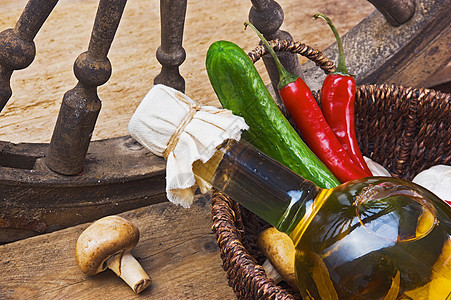 向日葵油和蔬菜厨房菜单食物植物餐厅液体农场瓶子胡椒香料图片