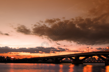 城市之夜与桥桥图片