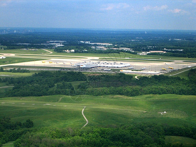 空中机场地质学旅行航空地理飞行地面跑道飞机场天线鸟瞰图图片