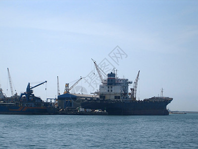 港口的船舶重量货运衰退海洋起重机贸易船厂商品运输码头图片