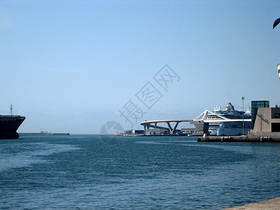 港口的船舶血管释放船厂起重机废料运输工业国际贸易船运图片