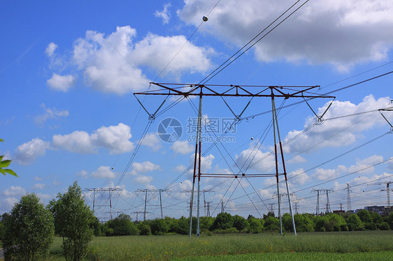 高电压电流电线收费金属电缆网络紧张蓝色力量工业基础设施高压图片