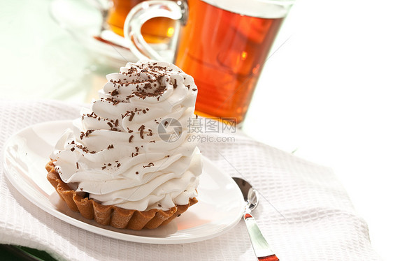 蛋糕巧克力奶油甜点食物勺子白色图片