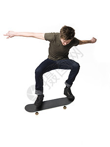 滑板上的男人男生男性滑冰运动街道帽衫牛仔裤诡计图片