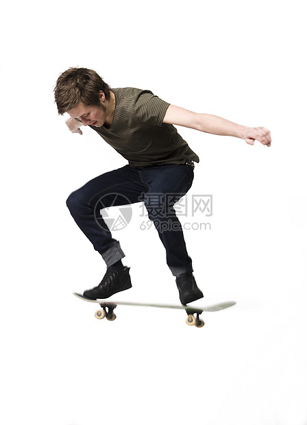 滑板上的男人街道运动牛仔裤滑冰诡计男性白色工作室男生帽衫图片