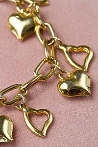 以心脏形状的手镯金属奖章礼物美丽曲线宝藏奢华金子宝石项链图片