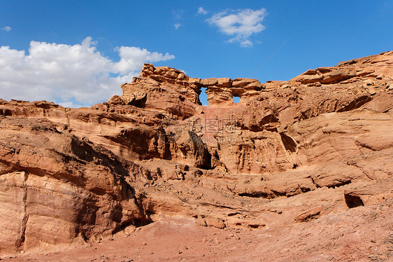 以色列Eilat附近石头沙漠中的景象风化岩石图片