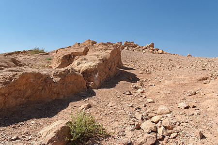 沙漠古老堡垒的废墙图片