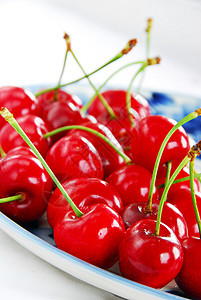 开胃红樱桃水果桌子甜点盘子食物营养饮食小吃浆果美食图片
