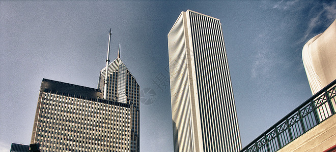 伊利诺斯州 芝加哥的摩天大楼市中心建筑物天空镜子晴天广场中心财产景观城市图片