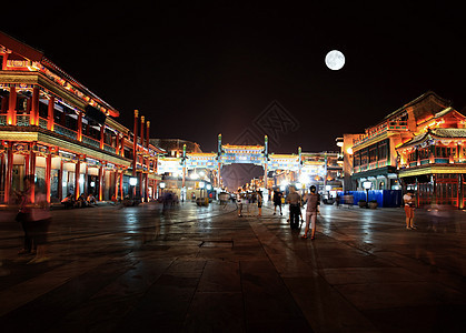 北京新重建的清门购物区北京商业建造商店栅栏街道月亮首都国家历史性建筑背景图片