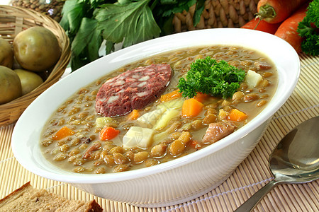 冷冻炖菜土豆蔬菜香菜豆类芹菜扁豆棕色午餐图片