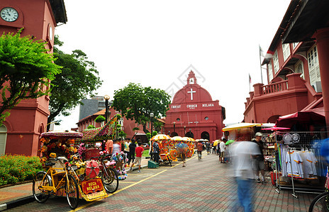 马六甲基督教堂前的旅游活动图片