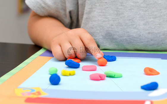 可塑性桌子孩子玩物创造力蓝色职业早熟苗圃雕塑教育图片
