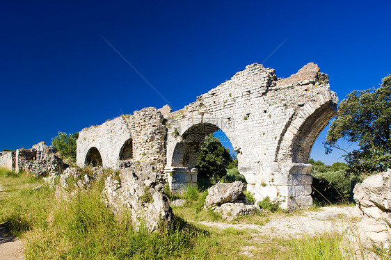 法国普罗旺斯Meunarie附近的罗马水道废墟历史性建筑学世界历史建筑物位置旅行桥梁纪念碑景点图片