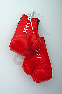 拳击手套棕色皮肤技术黑色拳击手盒子皮革运动竞赛蓝色背景
