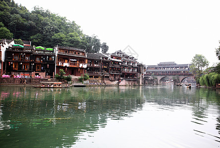 中国凤凰城的风景少数民族村庄房子吸引力游客建筑城市图片