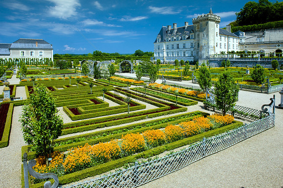 法国中心花园的Vendry城堡花园花坛命令旅行建筑物植被植物历史性景点建筑学图片