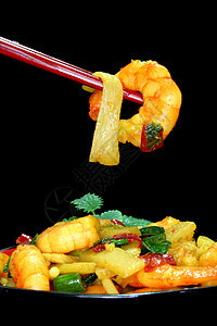 面食加虾类亚洲面条美食竹笋法庭食物炒菜绿色蔬菜炒锅筷子图片