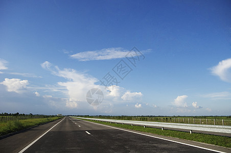 高速公路孤独寂寞街道旅行天空地平线路面路线图片